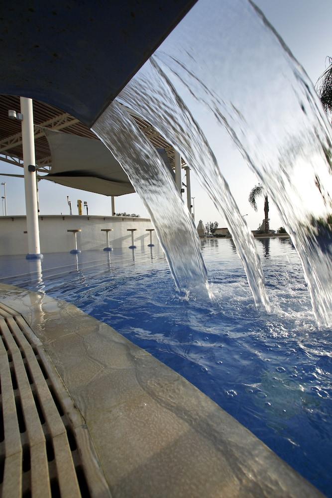 Отель Sunrise Oasis & Waterpark 4*
