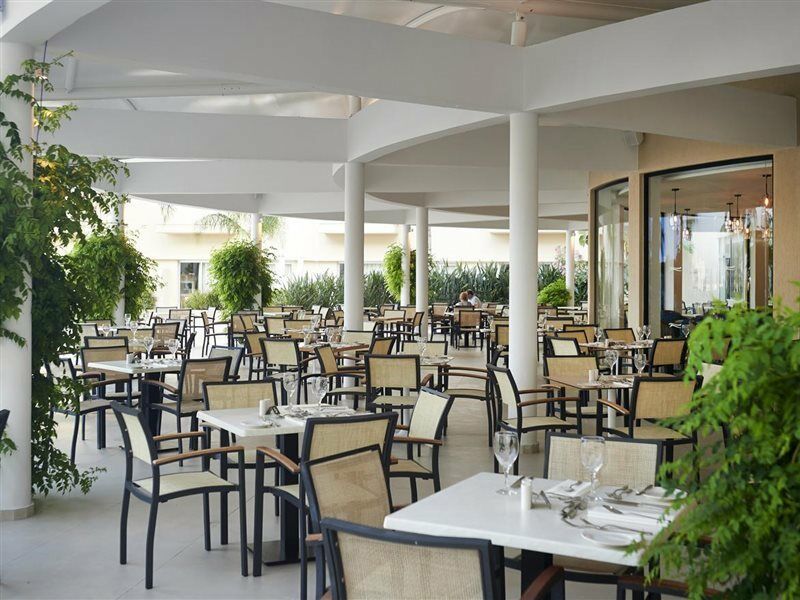 Отель Sunrise Oasis & Waterpark 4*